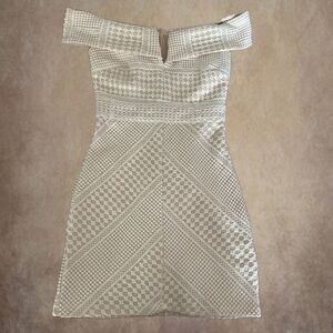 Missguided Chic Bardot Off-Shoulder Patterned Dress